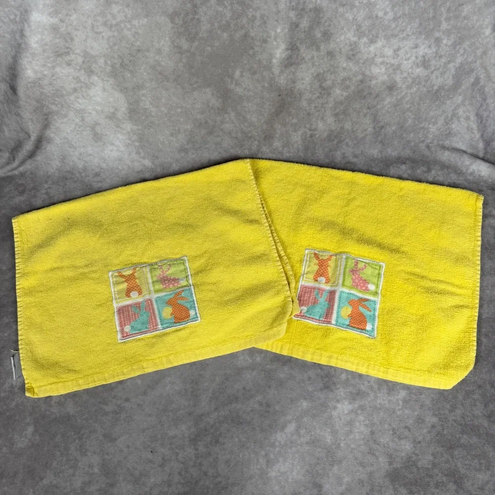 2 Vtg Easter Bunny Rabbit Yellow Hand Towels Set‎ Cotton Spring Decor Applique